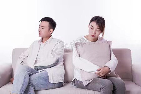 男人冷暴力，該如何反制？