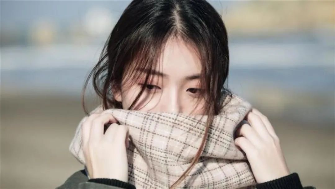 爸爸無能和對家庭不盡責任，對女孩的影響是什么？