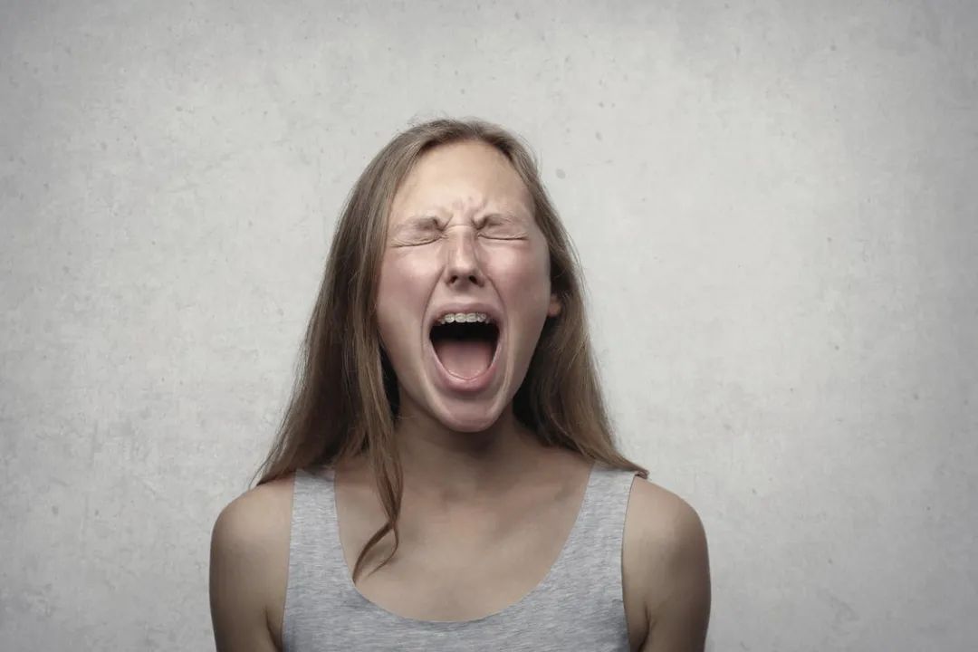 伴侶總是理解不了我的痛苦，否認自己的感受，是什么原因？
