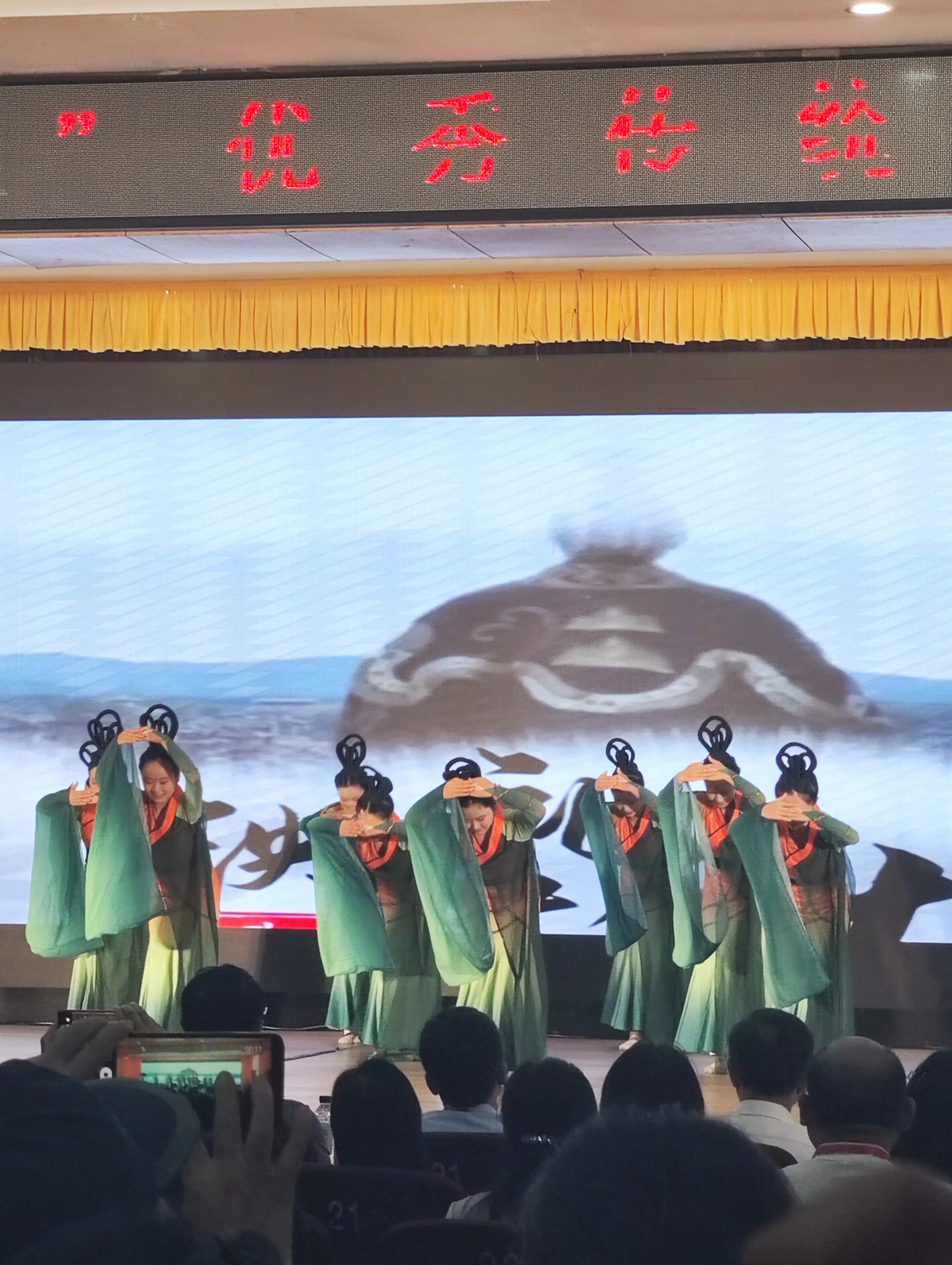 丈夫遇到問題總向著婆婆說話怎么辦